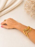 Pulsera abierta dorada