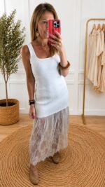Vestido largo canalé con blonda